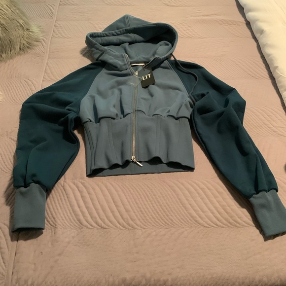 Lit active athletic wear jacket - Picture 3 of 3